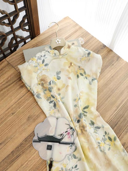 Ci Fang Cao Sleeve Floral Cheongsam