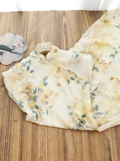 Ci Fang Cao Sleeve Floral Cheongsam