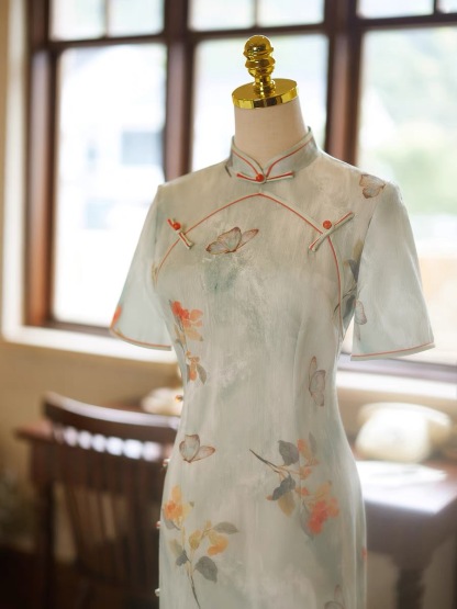 Ci Feng Mid Sleeve Floral Cheongsam