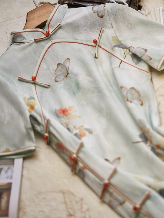 Ci Feng Mid Sleeve Floral Cheongsam