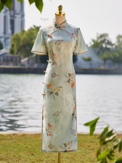 Ci Feng Mid Sleeve Floral Cheongsam