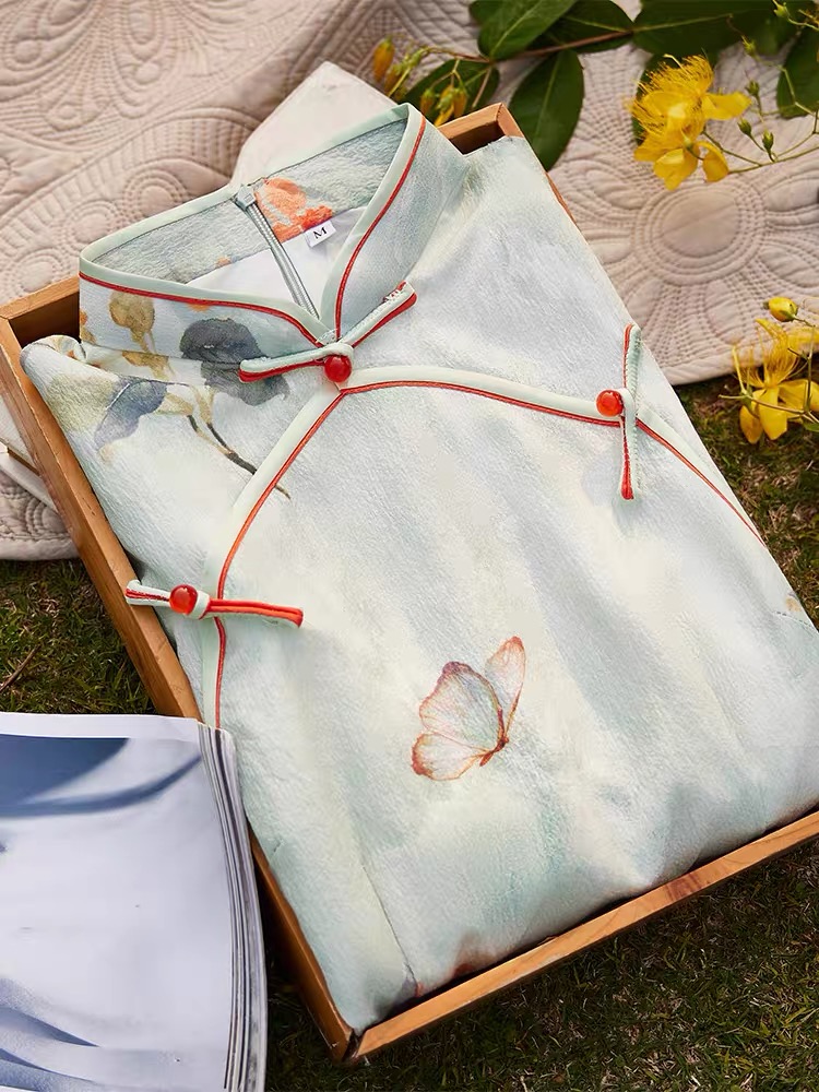 Ci Feng Mid Sleeve Floral Cheongsam