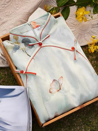 Ci Feng Mid Sleeve Floral Cheongsam