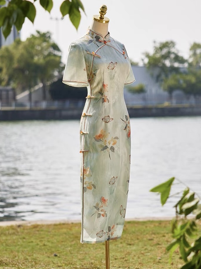 Ci Feng Mid Sleeve Floral Cheongsam