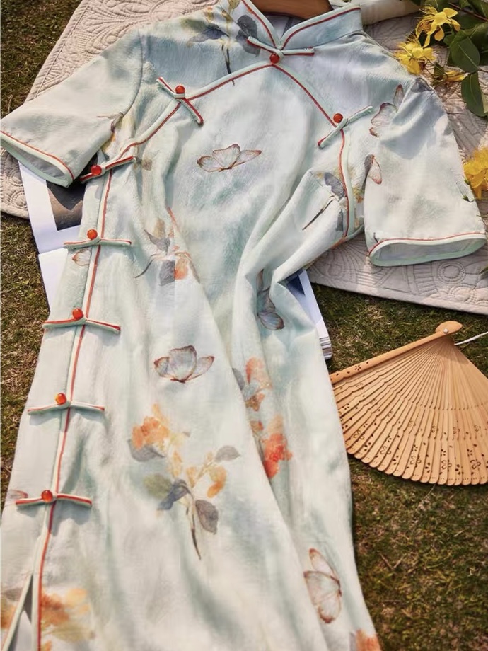 Ci Feng Mid Sleeve Floral Cheongsam