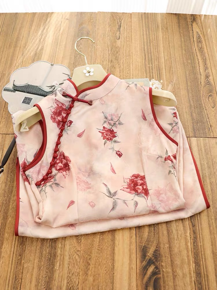 Ci Fu Floral  Sleeveless Cheongsam