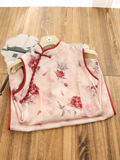 Ci Fu Floral  Sleeveless Cheongsam