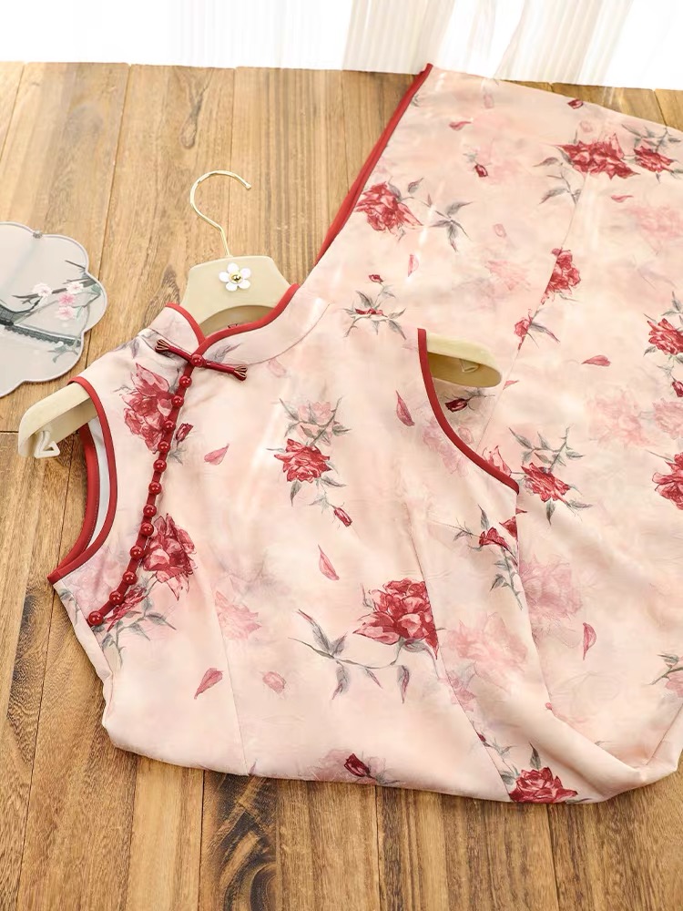 Ci Fu Floral  Sleeveless Cheongsam