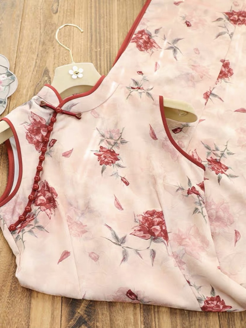 Ci Fu Floral  Sleeveless Cheongsam