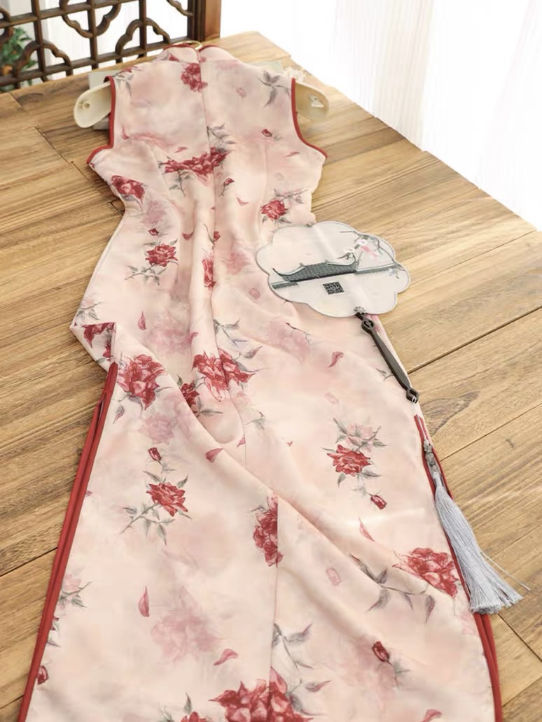 Ci Fu Floral  Sleeveless Cheongsam