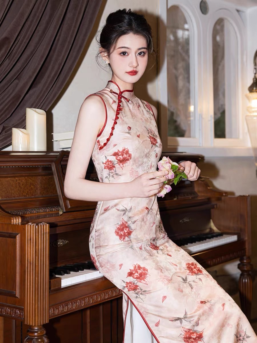 Ci Fu Floral  Sleeveless Cheongsam