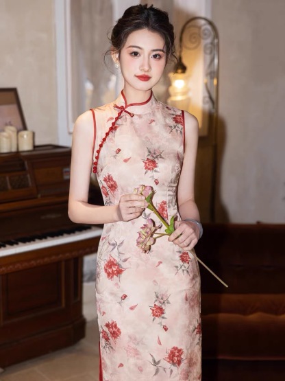 Ci Fu Floral  Sleeveless Cheongsam