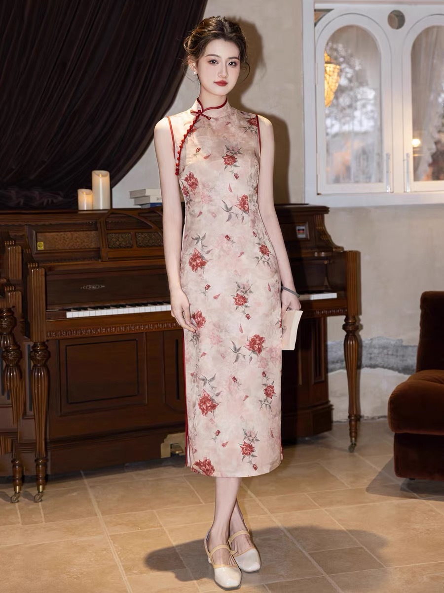 Ci Fu Floral  Sleeveless Cheongsam