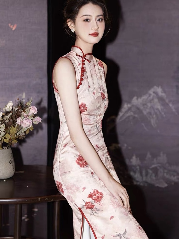 Ci Fu Floral  Sleeveless Cheongsam