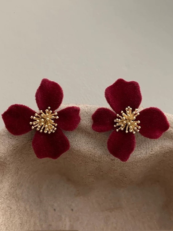 Eun-Seo Velvet Flower Ear Studs-The Black Bow-