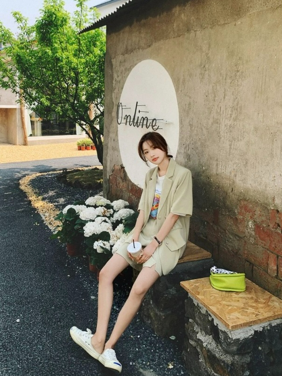 Danica Short Sleeves Blazer & Shorts Set (Discounted-M size)