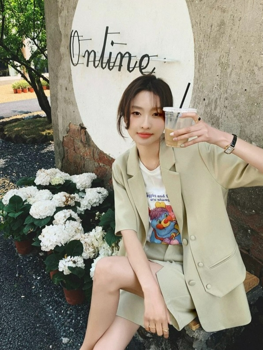 Danica Short Sleeves Blazer & Shorts Set (Discounted-M size)