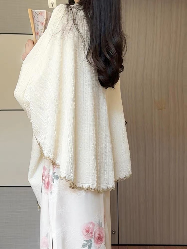 Ci Heng Oriental Cape Shawl 