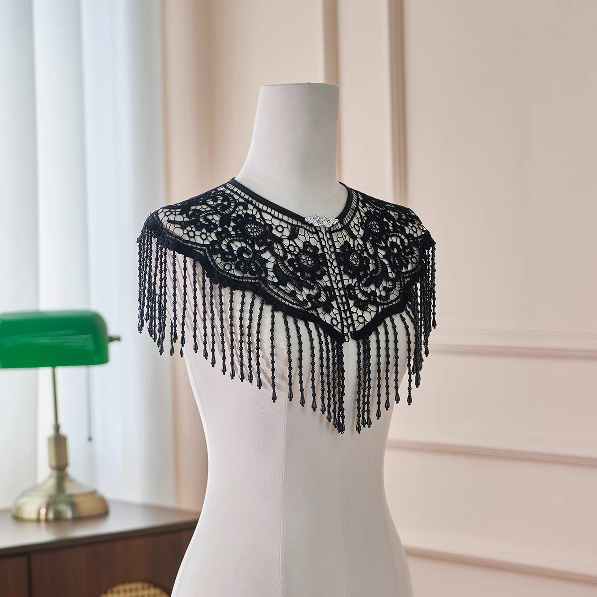 Ci Ju Pearly Lace Shawl