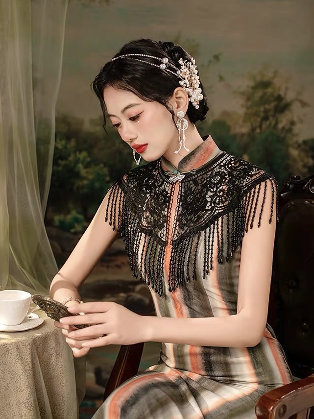 Ci Ju Pearly Lace Shawl