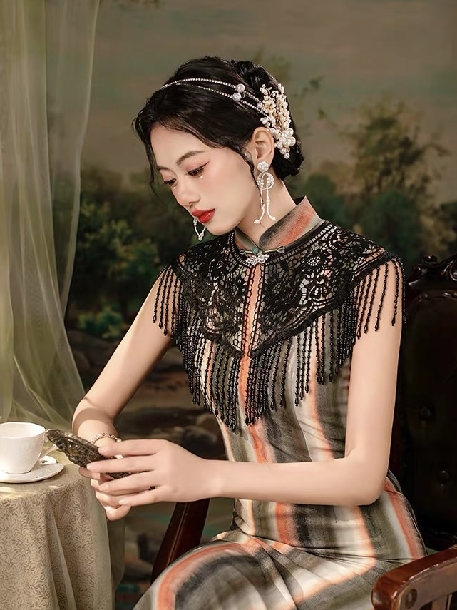 Ci Ju Pearly Lace Shawl