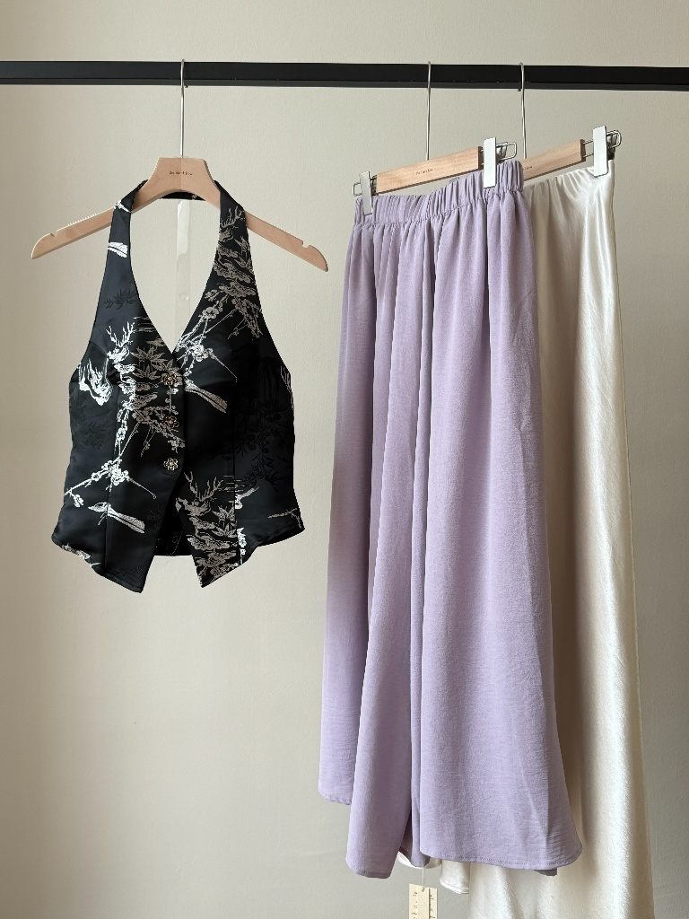 Shuang Mei Halter Neck Oriental Top