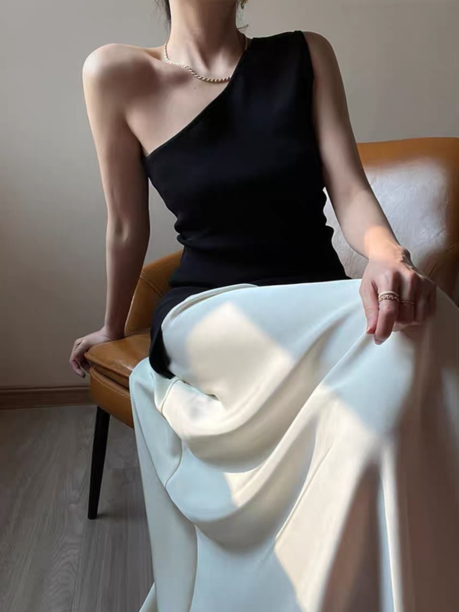 Kyera Bias Cutting Satin Maxi Skirt-The Black Bow-