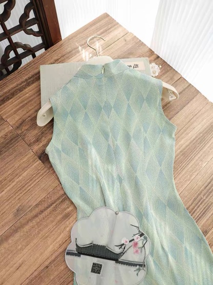 Ci Lu Diamond Shape Printing Sleeveless Cheongsam