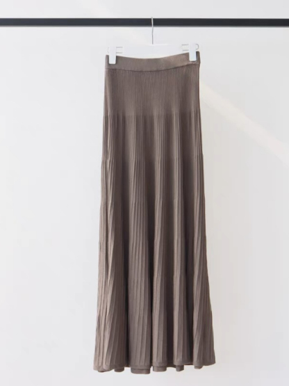 Emma Pleated Maxi Skirt-The Black Bow-