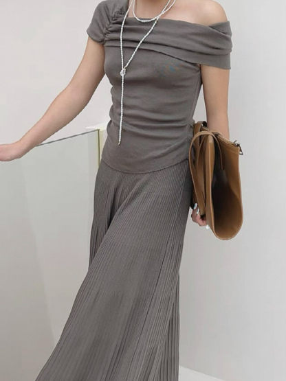 Emma Pleated Maxi Skirt-The Black Bow-