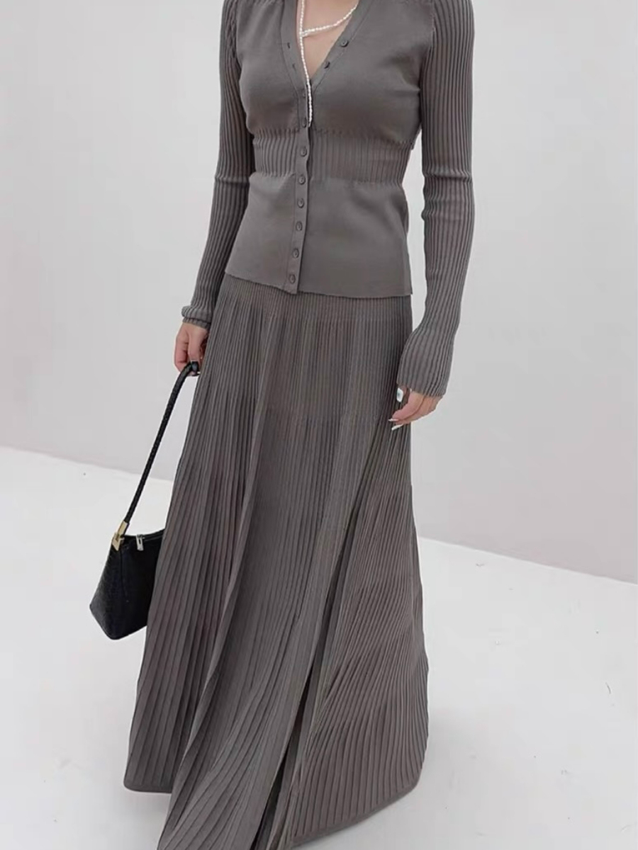 Emma Pleated Maxi Skirt-The Black Bow-