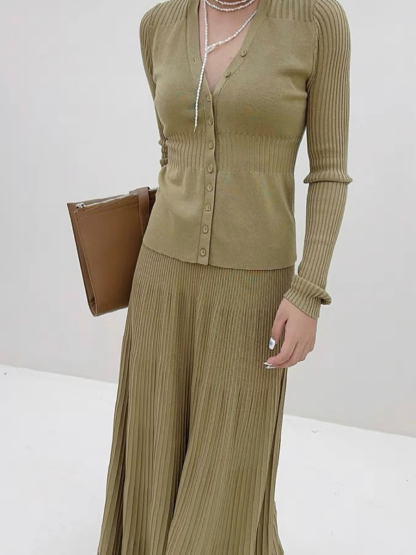 Emma Pleated Maxi Skirt-The Black Bow-