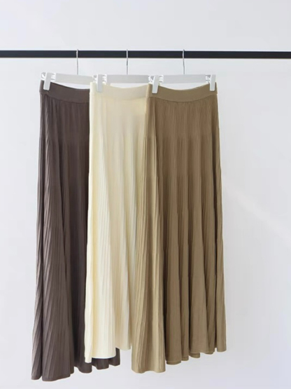 Emma Pleated Maxi Skirt-The Black Bow-