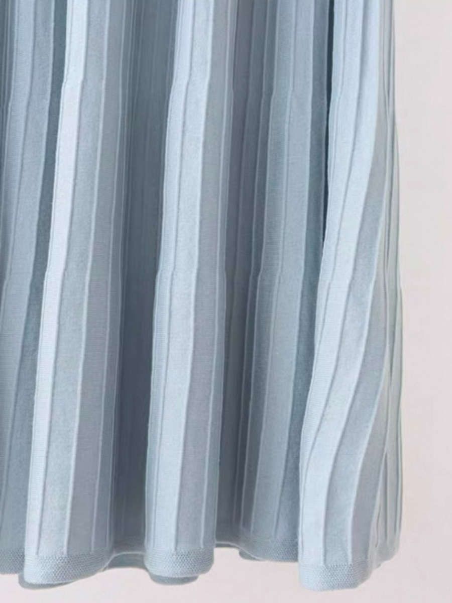 Emma Pleated Maxi Skirt-The Black Bow-