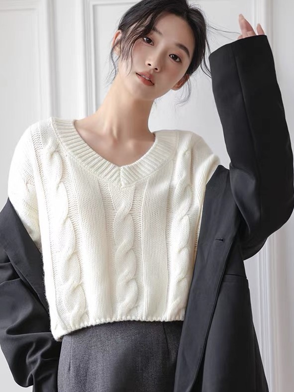 Lennon V-Neck Twisted Knit Sweater