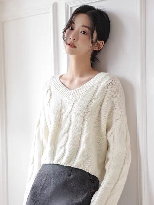 Lennon V-Neck Twisted Knit Sweater