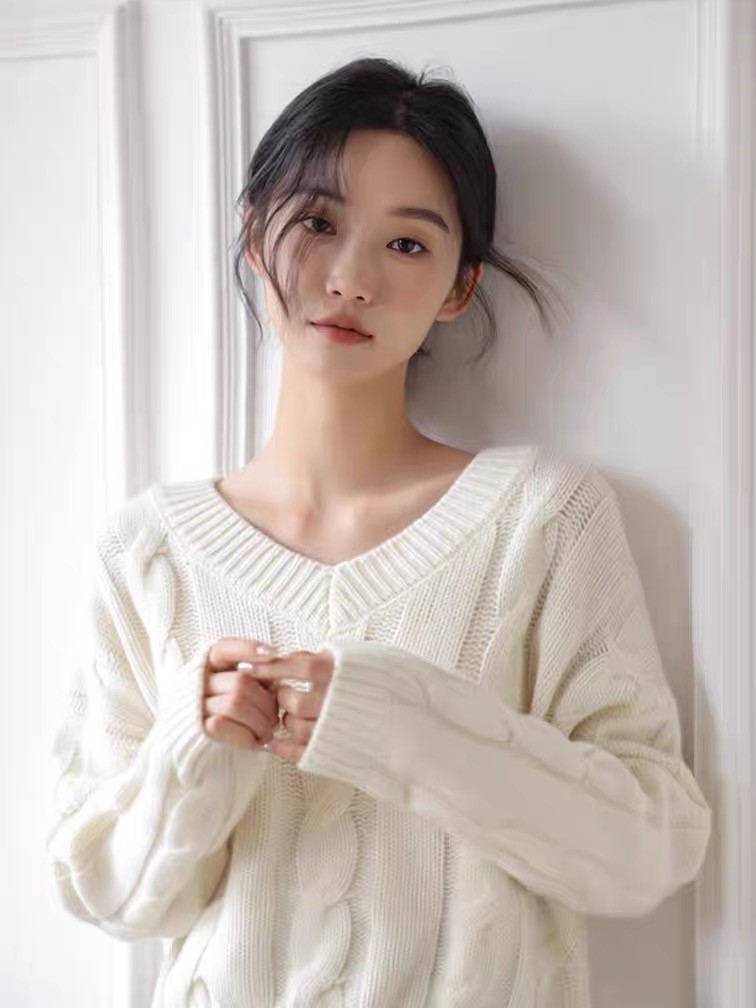 Lennon V-Neck Twisted Knit Sweater