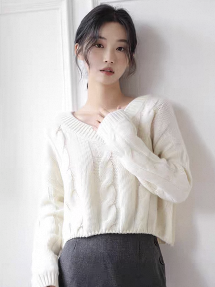 Lennon V-Neck Twisted Knit Sweater