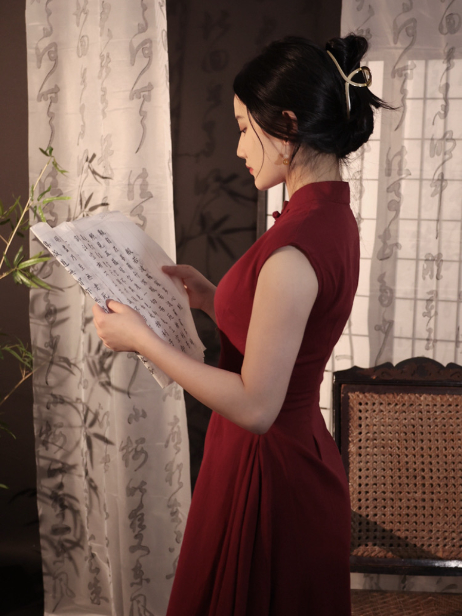 Pei Shi Asymmetric A-Line Cheongsam (Discounted-S size)-The Black Bow-