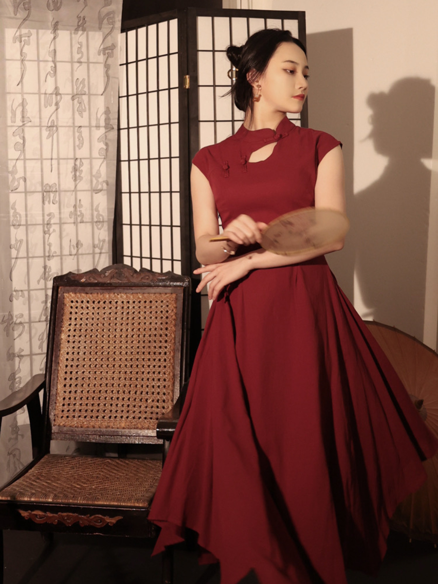 Pei Shi Asymmetric A-Line Cheongsam (Discounted-S size)-The Black Bow-