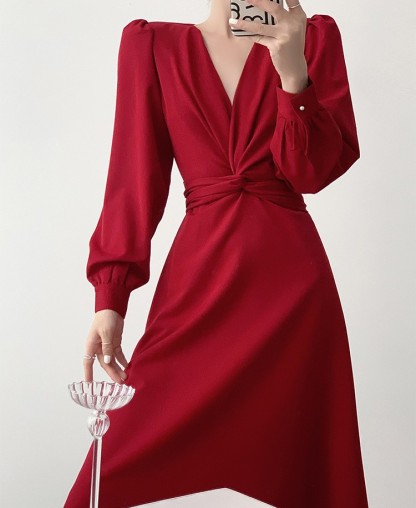 Leahna Deep-V Vintage Puff Sleeves Dress-The Black Bow-