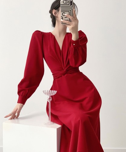 Leahna Deep-V Vintage Puff Sleeves Dress-The Black Bow-