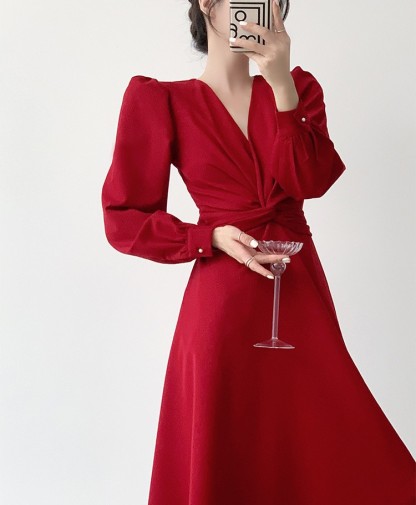Leahna Deep-V Vintage Puff Sleeves Dress-The Black Bow-