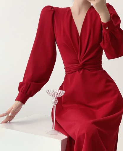 Leahna Deep-V Vintage Puff Sleeves Dress-The Black Bow-
