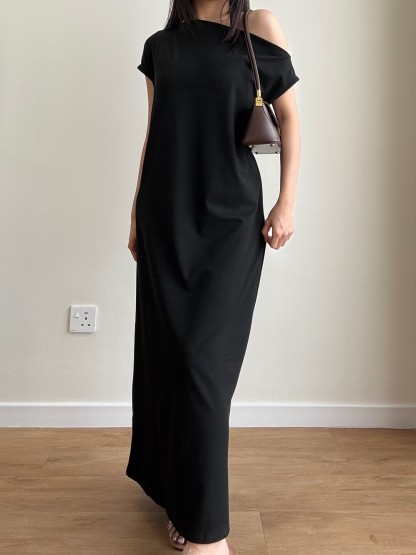 Lowry Asymmetric Shoulder Maxi Dress