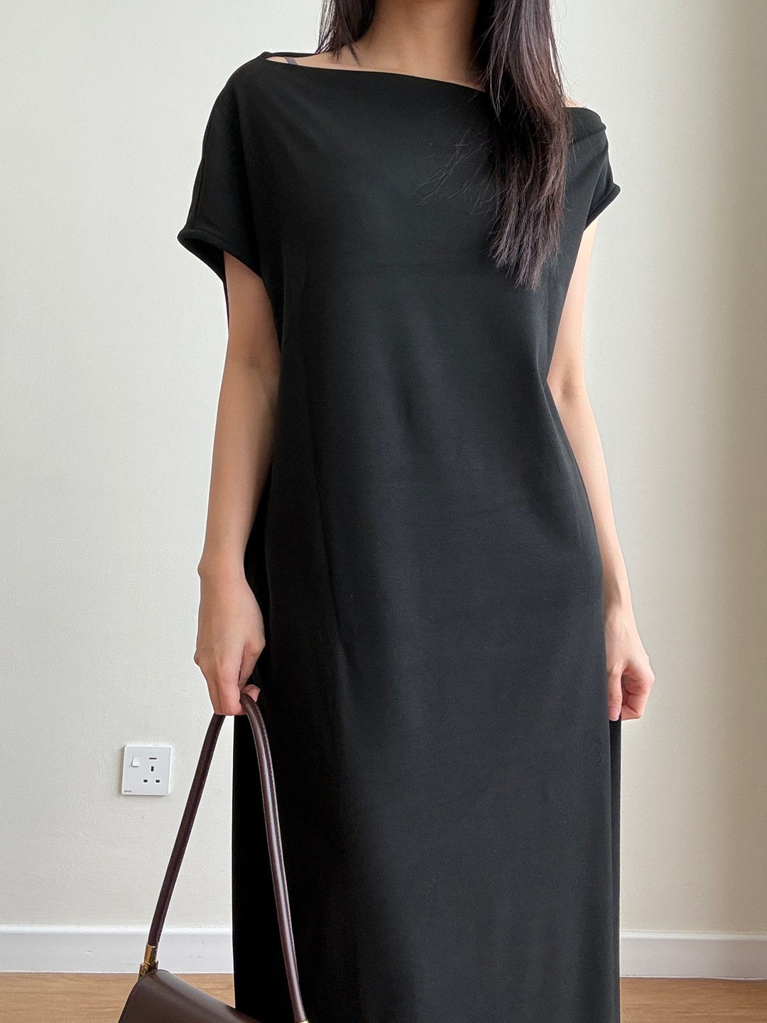 Lowry Asymmetric Shoulder Maxi Dress