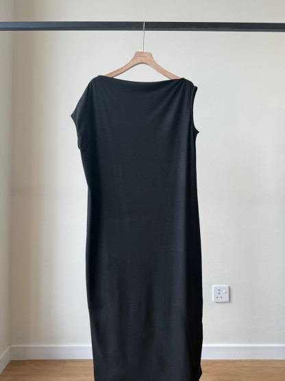 Lowry Asymmetric Shoulder Maxi Dress