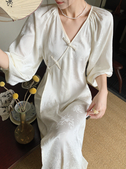 Cang Hui Pankou Embroidered Dress-The Black Bow-