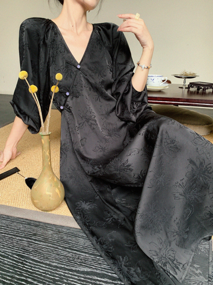 Cang Hui Pankou Embroidered Dress-The Black Bow-