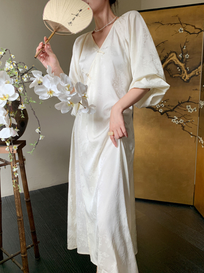 Cang Hui Pankou Embroidered Dress-The Black Bow-